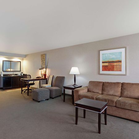 Hampton Inn & Suites Roseville Exteriör bild
