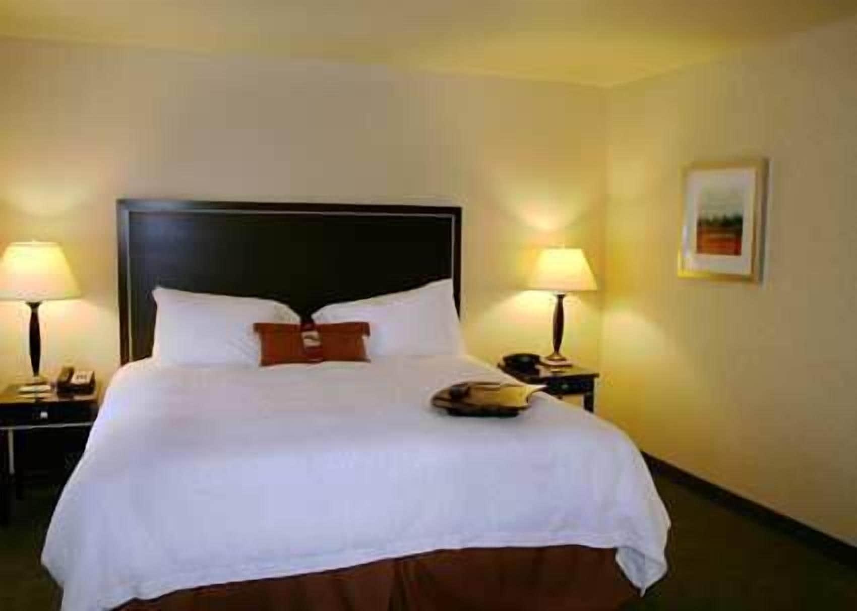 Hampton Inn & Suites Roseville Exteriör bild